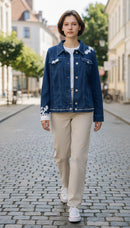 Gloria Vanderbilt and White Lace-1